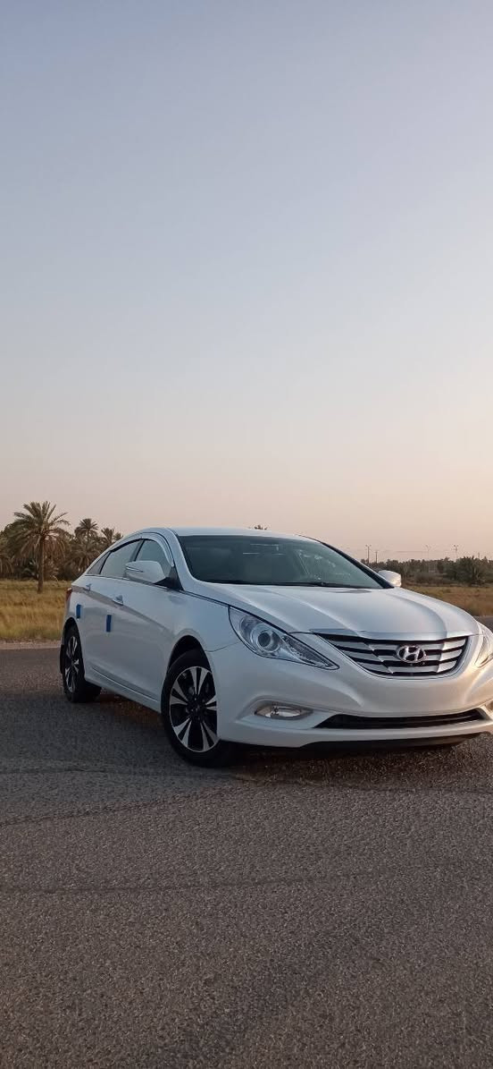 السلام عليكم
سوناتا موديل 2011
سيارة جاهزه من گير و مكينة تدفئة تبريد خير من الله
مواصفات تحكم مري + نضام شفط المري +تحكم سترين
السعر ١١٧ مكاني بابل قرب سيطرة الآثار  
الاتصال على الرقم ***********
