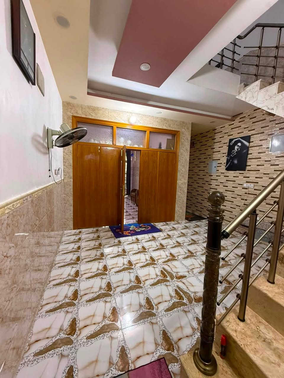 ١٠٠ متر طابقين  حي الوفاء  ٣ غرف نوم شارع ١٥ مقابيل حي الجامعه بناء ٢٠٢٤ مطلوب ٤٠ مليون تطلوعه ١٣٥ وبي مجال  استفسار اكثر *********** ارجو متابعه الصفحة ليصلك كل ماهو جديد من عروض العقارات اهلا وسهلا
