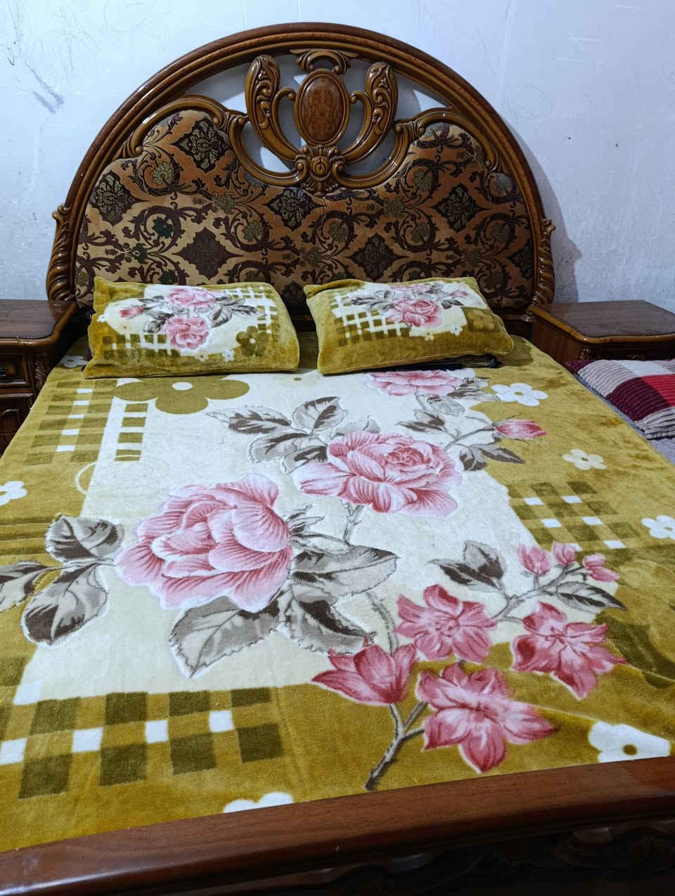 السلام عليكم غرفه أخشاب للبيع ماليزي نظيفه ومكنسه كهربائيه ‏‪0773 225 4759‬‏التواصل مع صاحب الرقم  مكلف بلنشر
