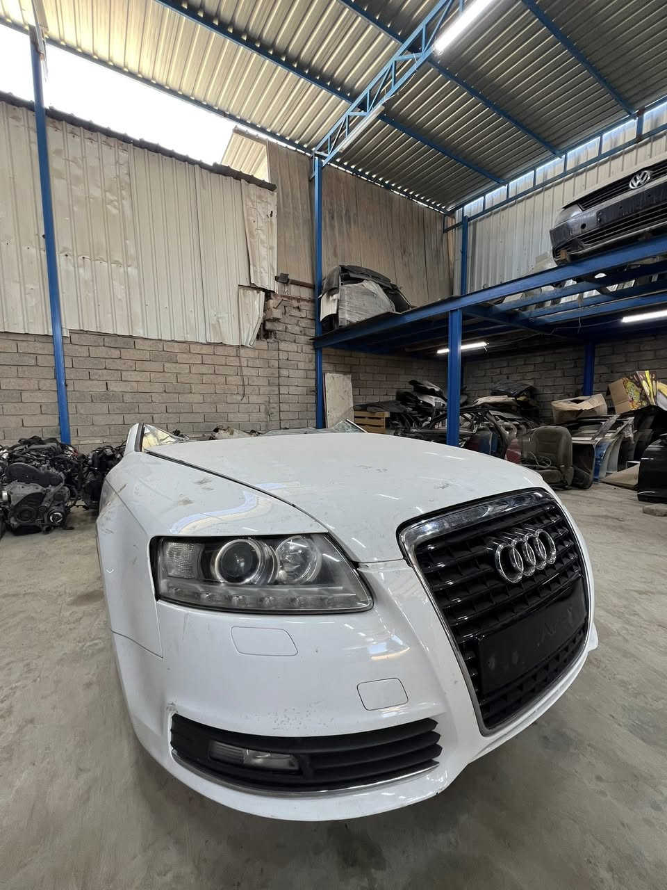 السلام عليكم...من كراج المتوكل للسيارات الألماني الحديث.. اودي A6 2010 سيارة كامله+اربع ابواب+قبغ صندوق+طخم كشنات السعر 10$...بدون محرك وكير... الاتصال على الرقم *********** ابو عبدالله
@الجميع
