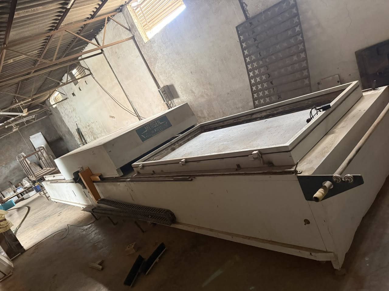 سلام عليكم
مكينه بالون بريس للبيع 2020 نضيفه وشغلها خير من الله ماناقصها اي شي 3 حوضات شغالات 100‎%‎ للبيع للاستفسار اتصل 
*********** واتساب
