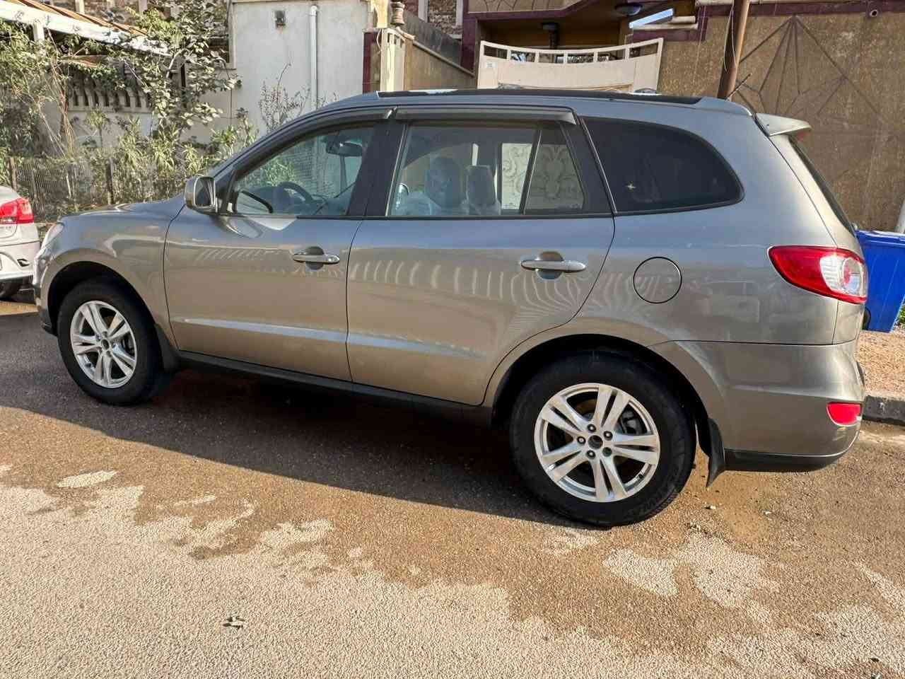 السلام عليكم
للبيع هيونداي سنتافي (2012 )

مكينه 6 سلندر دوش 

🛑السعر. 💸118 💸

حساس وكامره وتحكمات وكشنات تدفأه وبقية المواصفات المعروفه

مكفوله من الضربه والحادث فقط طخه خفيفه جاملغ امامي  وبنيد ومباوكين الجاملغ الثاني يعني 3 قطع صبغ فقط بدون ضرر وجزء من الصندوك 
بدون دواخل ولغد وشاصي مكفولات 

كير مكينه وصدر وتبريد كوله بشرط زيرو 

مكاني بغداد زعفرانيه 
☎️***********☎️
