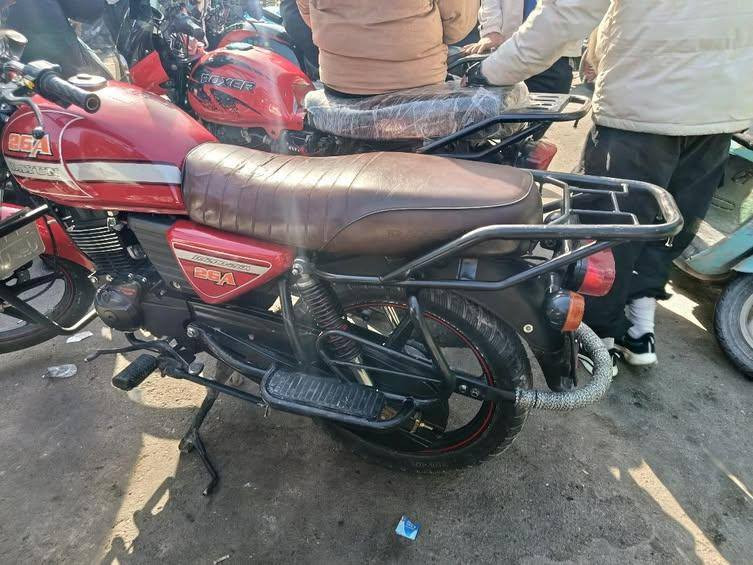 السلام عليكم  دايوان مديل 2025 الدراجة جديدة كبل لشارع ما متعوبة
الدراجة حلوة  اكلفك تحويل اشوكت ميعجبك رقم اربيل السعر2200وبيهة مجال مكاني بغداد الرقم ***********
راسلني واتساب لستفسار اكثر..
