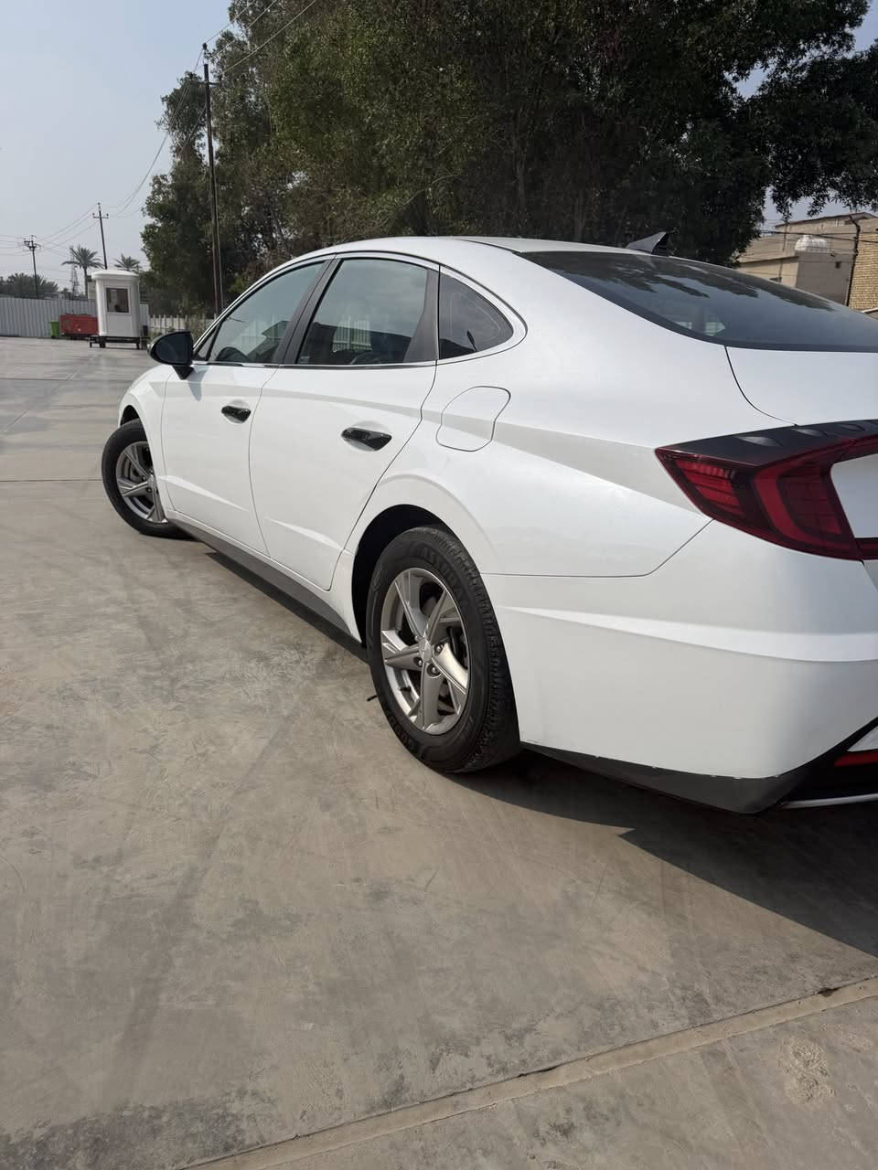 السلام عليكم

هونداي سوناتا 2021 

حادثها باب خلفي اصلي نفس الون وشويه صبغ بل هلاهل الخلفي 
بجم كبس بدون ايرباك السياره

مواصفات نص

شاشه 
رادار امامي 
رادار خلفي 
كير دكم
طفاء ذاتي
مانع صتدام
هند أبريك بصمه

كأمره 

تحكم ستيرن 

محرك 2500 تنفس طبيعي 

سياره جاهزه بدون نقص 

مكانها بغداد تقاطع درويش 

رقم سليمانيه بسم عربي وكاله تحويل حاضر
السعر 158
وبيها مجال 
الاتصال ***********
