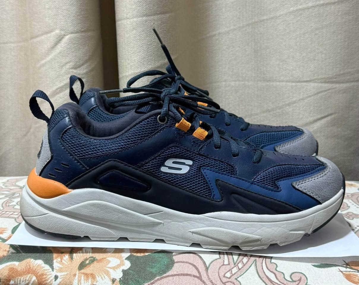 حذاء سكجر فيرادو اصلي قياس 41 26 سم  السعر 50 الف
Skechers verado 41 
بغداد
***********
