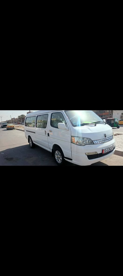 السلام عليكم سيارة H1 مصفرة موديلة2014 مكينه كير أكسن خير من الله بيها صبغ مكانات دوشمه جديدة تحويل ثاني يوم السعر 90 ورقه رقم الهاتف ***********
