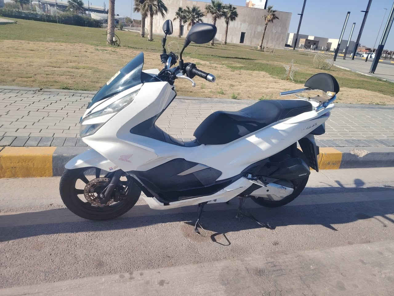 سلام عليكم بيسي كس جيل ثالث كفالة عامة ومحركهة بلادي ما مفتوح تراجة حلوة بس بيهة كسر بصيط بل كفر مثل ما موضح بل صورة  السعر 14 ورقة بيهة مجال بصيط العنوان بغداد حي جهاد وهاذة رقمي ***********
