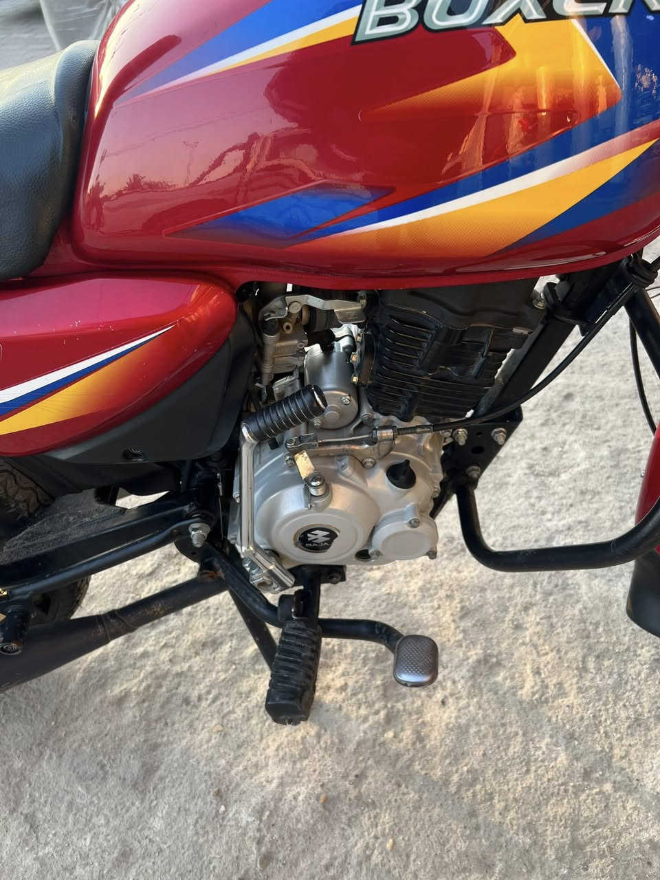 السلام عليكم بوكسر 23 اوراق اصولي اصلي مو سحب دراجه مكفوله كفاله عامه ما عده هاي لخسفه لي بتانكي سعرها 1500 وبيها مجال حك جيه *********** لخط ما بي واتساب بس عل رصيد مكانها بغداد مدينه الصدر
