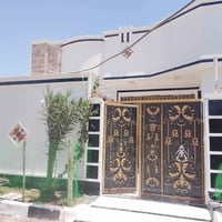 مدخل مجمع حجي حسين • ٢٠٠م • سند٢٥