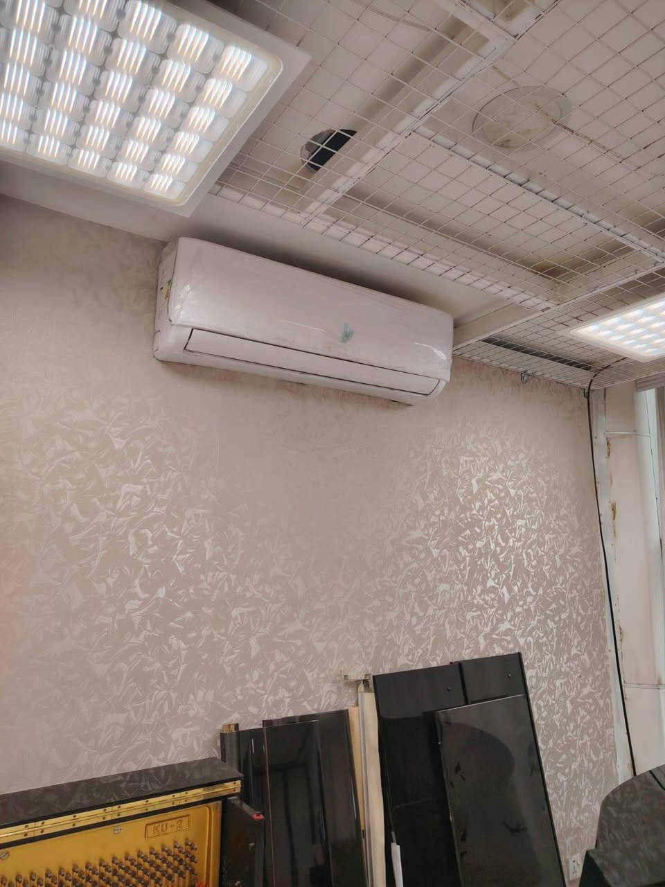 4 سبالت جنرال كولد 2 طن
نضافه ميه بل ميه 
مستخدم 4 أشهر فقط 
العنوان بغداد الشعب 
سعر الواحد 500 ألف 
تواصل على الرقم ***********
