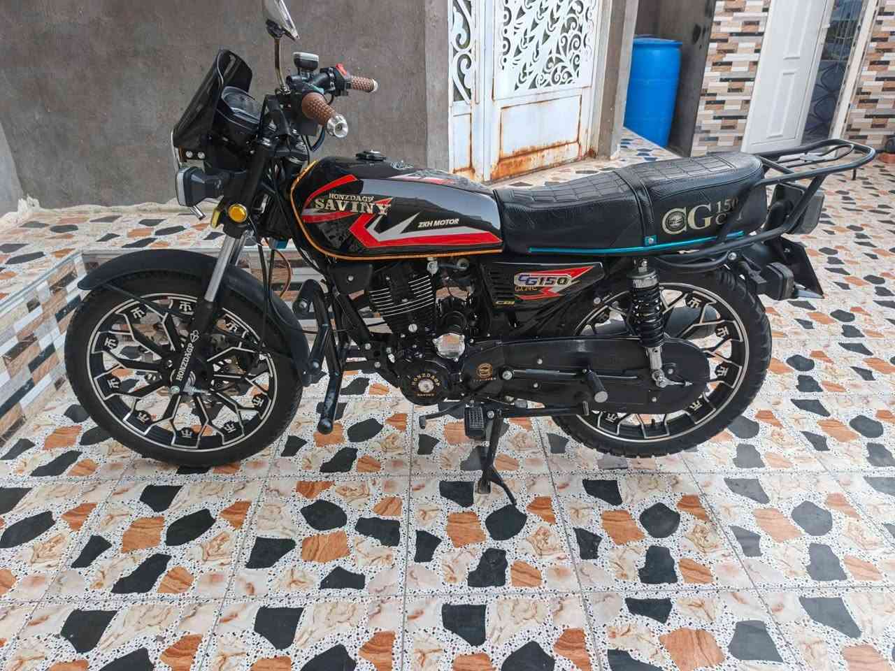 دراجه سيفان هونزده بعدهة شركه موديل 25 كفاله عامه وياهة بصمه السعر 900 وبيهة مجال بصيط عنوان الرمادي التأميم رقمي ***********
