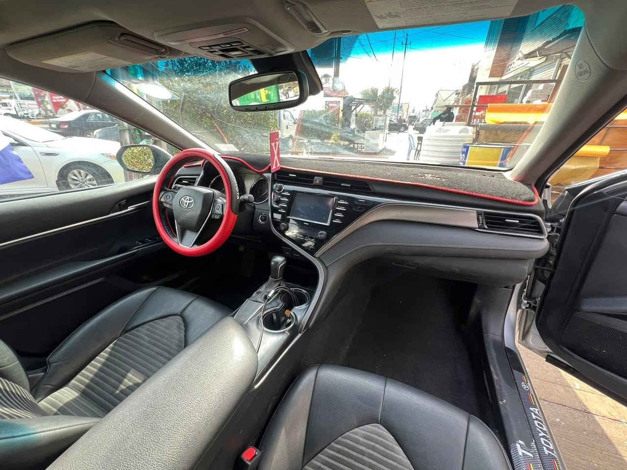 السلام عليكم
كامري 2020 se

لون سلفر 

بصمة سلايد 

رقم بغداد 

رقم الشاصي موجود مع الصور

تبديل القطع كلها اصلي  تفصيخ بدون صبغ

بدون دواخل 

205 ورقة بيها مجال قليل 

ماشي 25 الف ميل قابل للزياده 

بغداد

كامري XLE2020

ماشي 20 الف ميل 

وارد أمريكي حادث جاملغ خلفي 

210

***********
