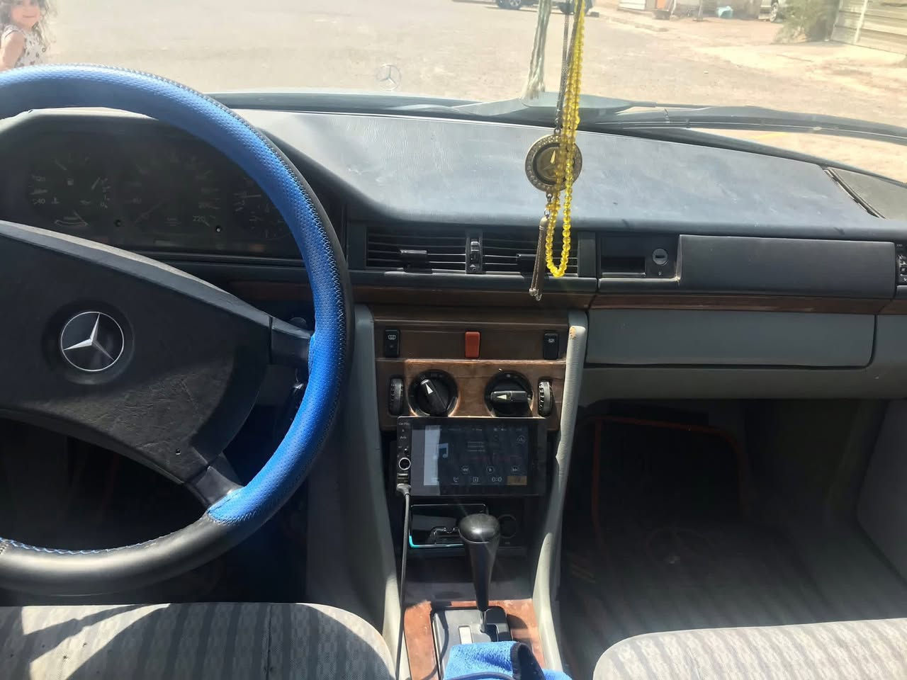 السلام عليكم عندي مرسيدس دب  محور vvt3000للبيع  او المراوس اربيل*********** للاتصال
