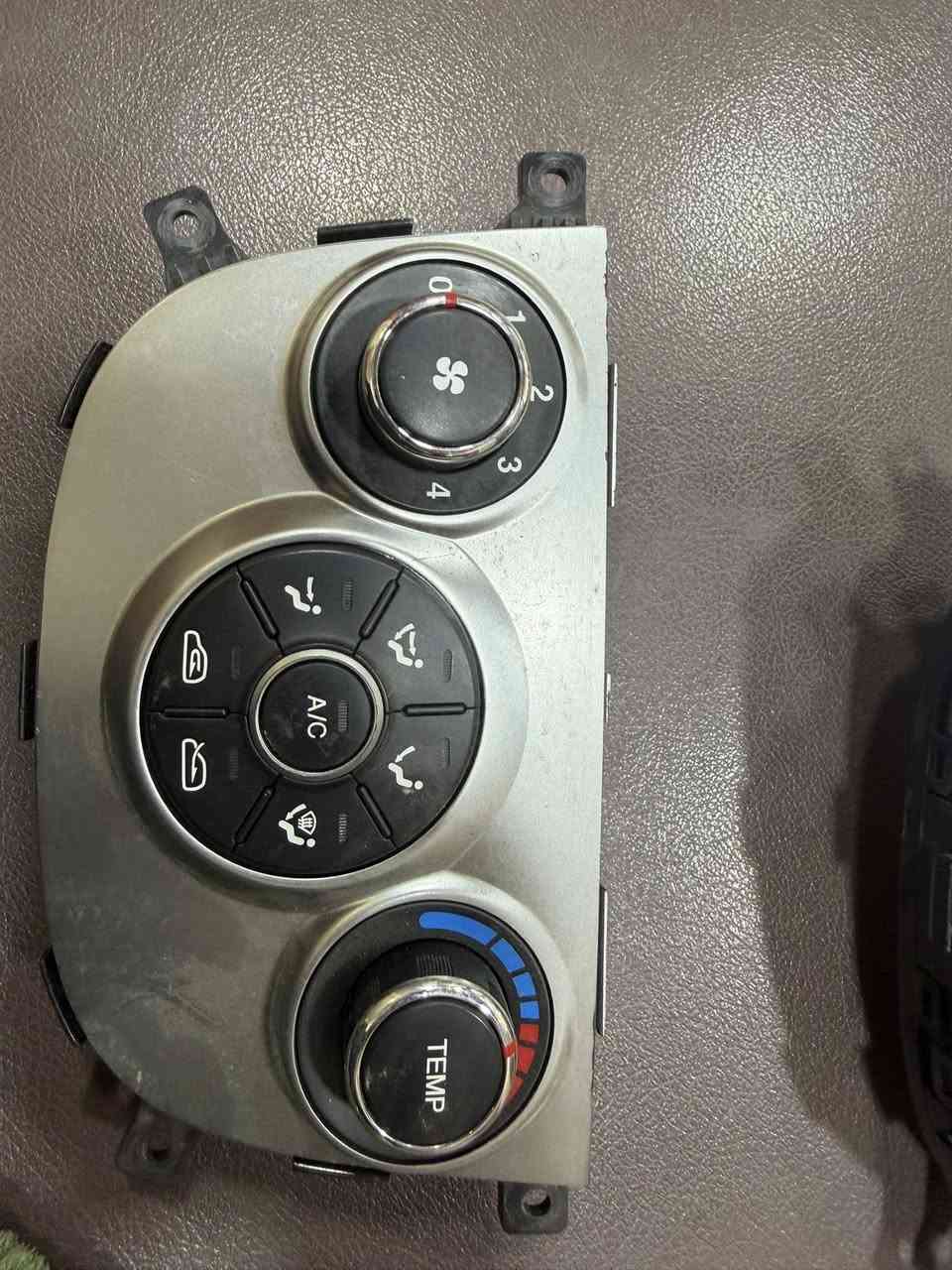 تحكم تبريد سنتافي 

التواصل وات سآب فقط / ***********
