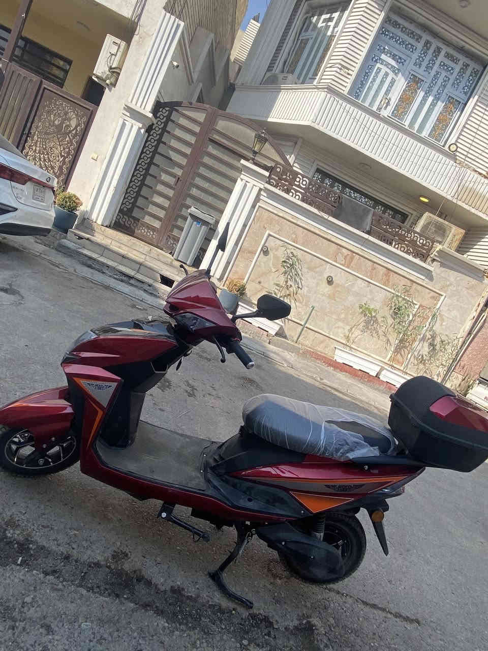 السلام عليكم دراجة شحن نوع الخفاش الدراجة استخدام شهر جديدة كلشي مابيهة وغراضهة كاملة وضمان الشركة بعدة بيهة سنة كاملة الملف الدراجة 1500
عدد البطاريات 6 حجم كبير 
السعر :950 الف
مكاني : حي اور 600
الرقم : ***********
وبيهة مجال شوية 
سبب البيع : محتاج فلوسهة
