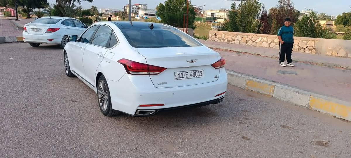 جينسز موديل ٢٠١٥
فول مواصفات 
حادث خفيف جدا بس بنيد. مع تقسيم الباب 
رقم بغداد انكليزي 
مكاني ميسان 
سعرهه ١٦٠ مجال بسيط جدا جدا 
مكلف بالنشر بدون خاص رجاءا 

‪0 775 102 1108‬
