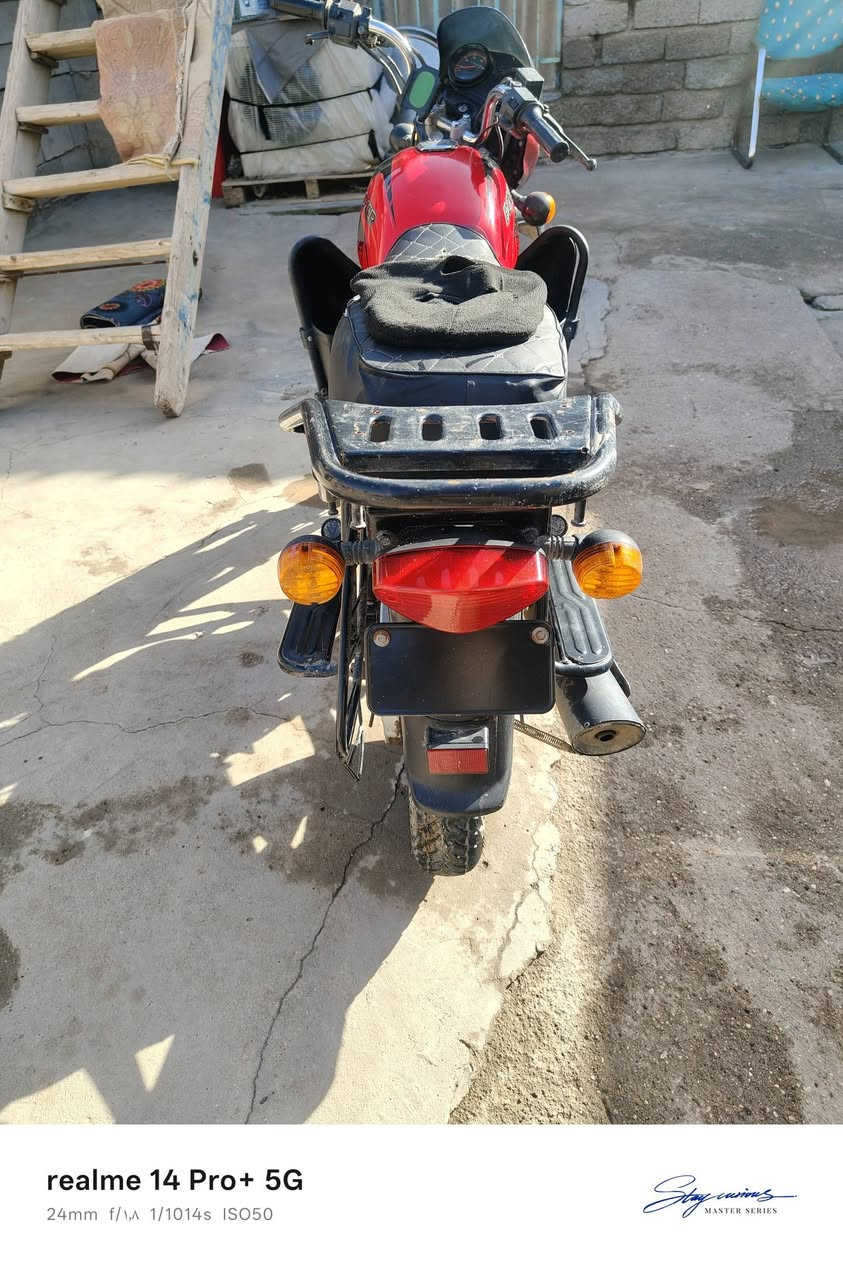 دراجة بوكسر 2021 مكينة مكفولة فقط كلجات تعبانة دراجة نضيفة وحلوة سعرها مليون و 400 وبيها مجال بسيط ***********
