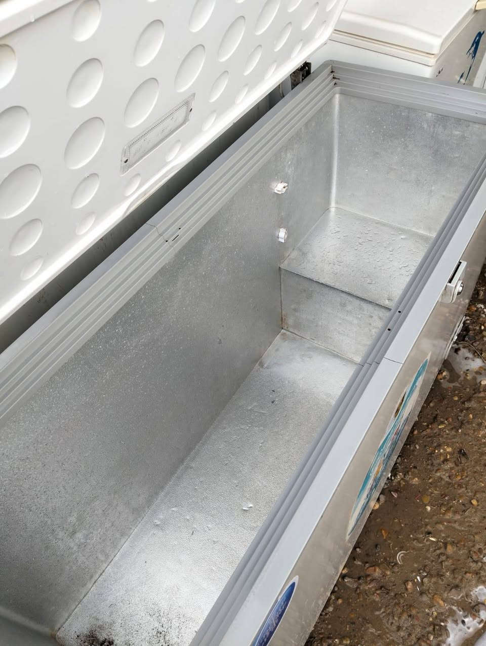 #مجمدات شغالات فووول تجميد وعلى الفحص والضمان اي اشكال بتجميده ترجع #باسعار جداً مناسبه 
احجام مختلفه 10 قدم و 14 قدم 20 قدم العنوان بغداد #المشتل #مجمع فدك قرب #المجلس البلدي رقم 
#ابوعلي للتواصل والاستفسار بي وتساب ***********
