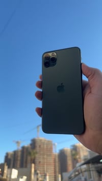 آيفون ١١ برو ماكس • ٦٤ • شاشة مكسورة