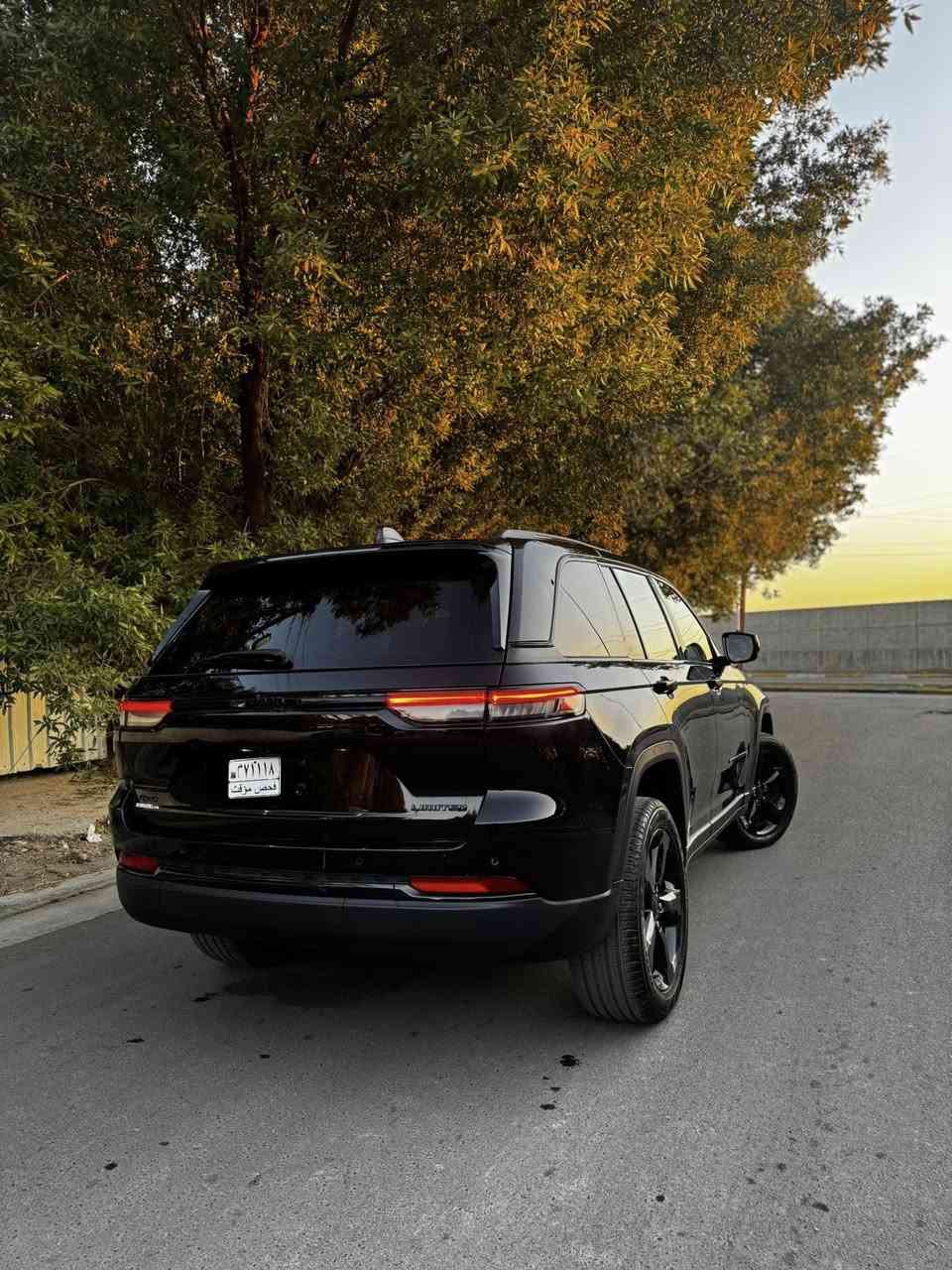 سلام عليكم جيب كراند شيروكي لمتد بلاك توب 2025
ماشيه 8 الف السياره حادثه مثل مموضح بالصور  بدون دواخل وبدون شواصي ولا لغود بجم كله بلادي ماء الراديتر مال شركه مالته مواصفات السياره فور ويل  بانوراما شاشه جبيره خزن كشنات جلد تدفئه كشنات تدفئه ستيرن كشنات السائق والصدر كهرباء رادار امامي نقطه عمياء تحديد مسار  اوتو ستوب وبعد مواصفات المتد المعروفه مكان السياره بغداد نفق الشرطه للاستفسار ***********

