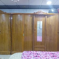 غرفة للبيع • ٥ أبواب • طابق واحد