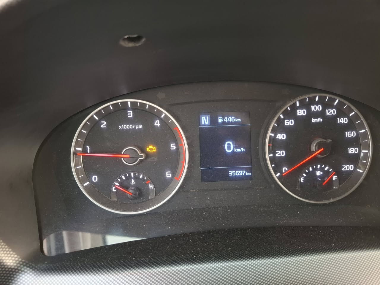 بنكو نثيه 2022 سياره كفاله عامه ضربه وصبغ وتبديل
مكينه وكير كفاله اوتماتيك 
ماشيه 35 ألف رقم انكليزي 
تحويل ثاني يوم 
رادار مانع انزلاق تحديد مسار 
تحكم استيرن 
قماره وربع 
خمس دكم تبريد بالكشن تدفئه بالاستيرن 
مري شفط ادبلو سائل 
السنويه لل2029
سياره جاهزه تدفئه تبريد حداده
السعر 187وبيهه مجال 
للااستفار الاتصال ***********
