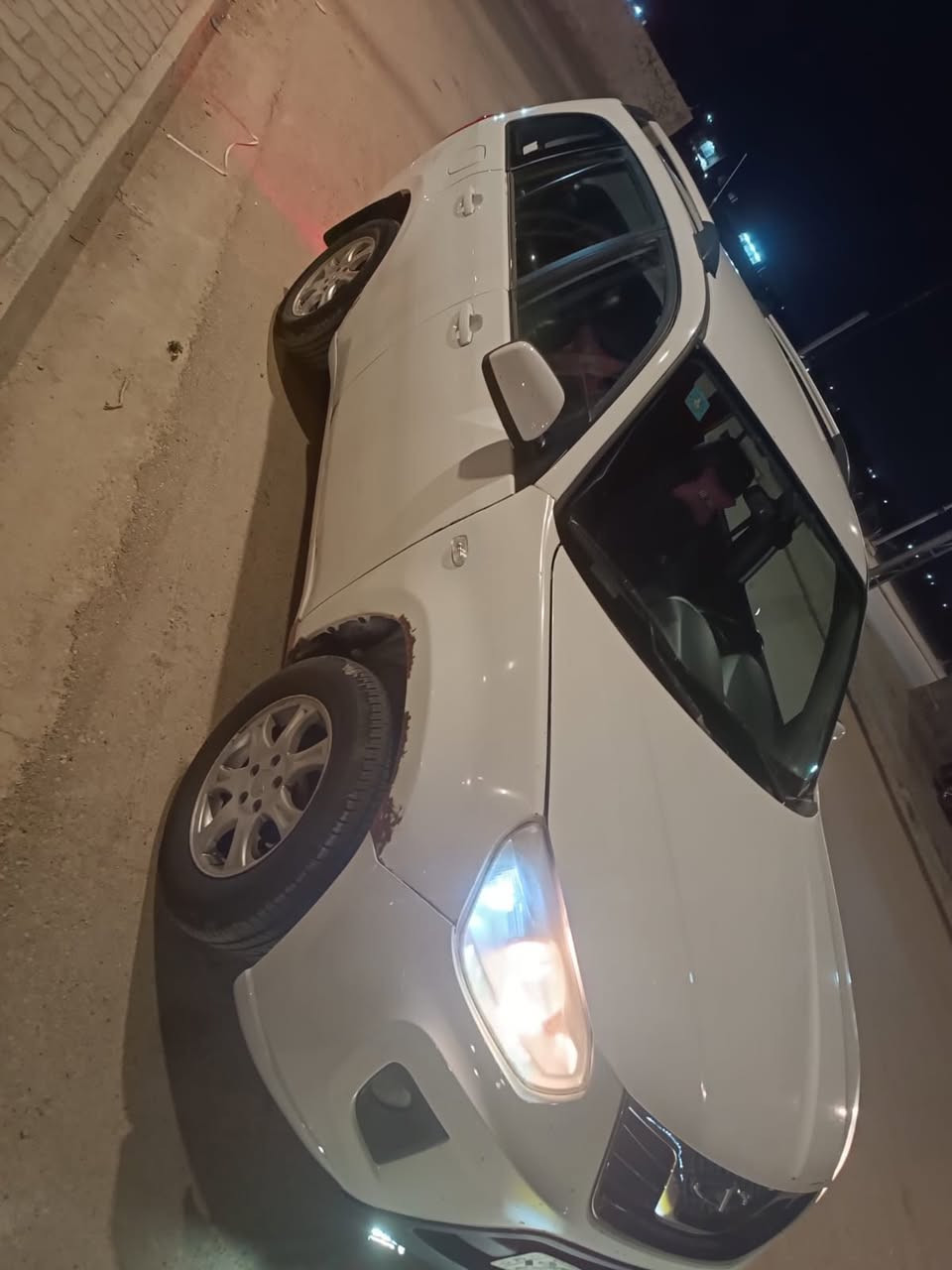 مكلف بالنشر                                                  السلام عليكم تيكو 14 جاملغ امامي فقط الباقي كفالة سيارة جاهزه للاخير شاشه كاميرا تبريد تخم تاير حداديه بأسمي رقم انكليزي سنويه جديدة مكانها كوت ***********
