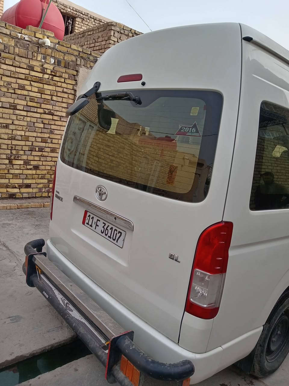 هايس للبيع موديل 2016 مكفوله كفاله عامه ماعده طخه بسيطه مال قمريه مكينه مامفتوحه سنويه بسمي رقم بغداد عنوان السياره ذي قار سوق الشيوخ السعر ب٣٠٠ وبيه مجال للاستفسار الاتصال ***********
