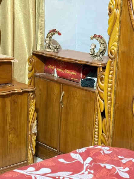 تحيه طيبه 🫴
توجد غرفه نوم للبيع تسكام 👍
تفاصيل الغرفه داخل الصور 👇
الغرفه كلش نظيفه 👍
السعر( مليون ونص)  وبيه مجال 
الي يحب يجي يشوف الغرفه متواجده 
محافظه النجف الاشرف قضاء الكوفه شارع المعمل قرب مدخل شارع محمد ابو صريمه 
👆
للتواصل اتصلو عله الارقام التاليه 👇

*********** متواجد الرقم اتصال او وتساب للمراسله ولستفسار اخوكم ابو مچتبى
