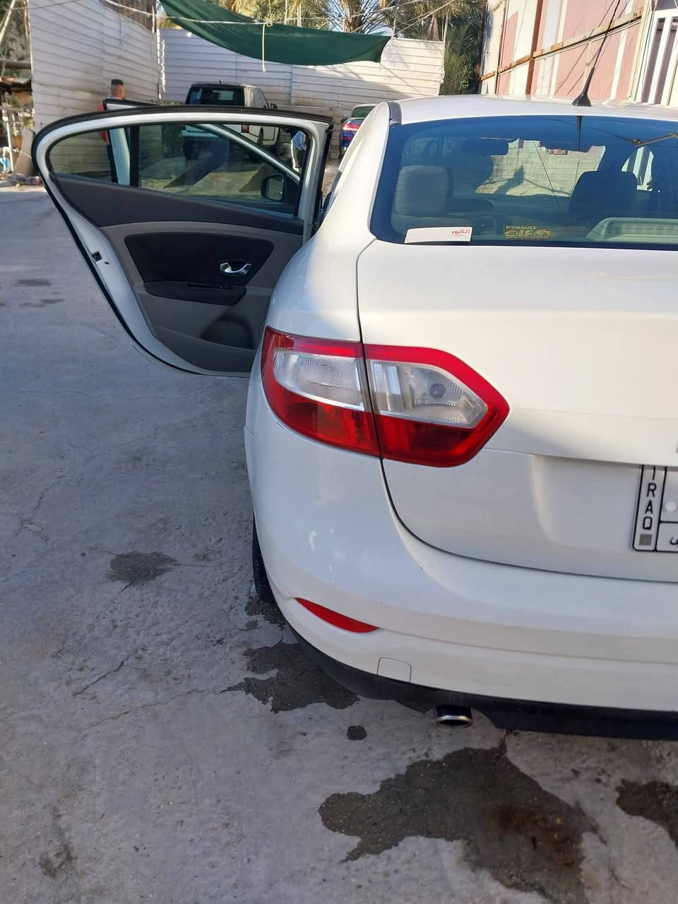 السلام عليكم رينو فلونس 2013 سنويه ل2028 رقم بابل بيه قطعتين صبغ العنوان بابل السعر 50 
*********** وبيه مجال
