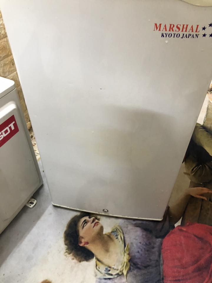 السلام عليكم عندي سبلت توست ابو ١طن مشتغل موسم واحد جديد كامل وثلاجه صفيره جديده شغاله عنوان بغداد حي القاهره قرب جامع النداء ***********
