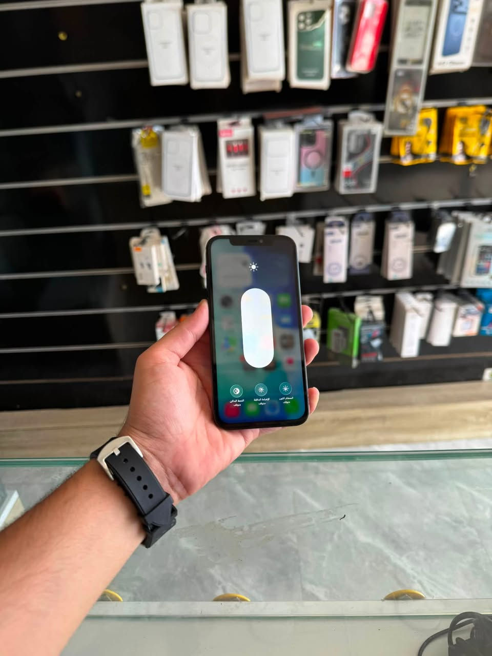 السلام عليكم
📱 آيفون 12 برو فقط فقط 
🔹 ذاكرة: 128GB
🔹 البطارية: 100% (مبدلة أصلية)
🔹 الشاشة: مبدلة نوعية ممتازة بيها خدر بسيط جداً وما يبين

✅ الجهاز كله شغال 100%
✅ نت، صوت، اتصال بدون أي مشكلة
❌ بصمة الوجه (Face ID) واقفة

🔒 الجهاز مقفول
🛡️ كفالة عامة وما بيه أي خلل

💰  السعر ١٩٠  (قفل)

📍 الموقع: بغداد – مدينة الصدر – قطاع 23
📞 للاتصال: ***********
