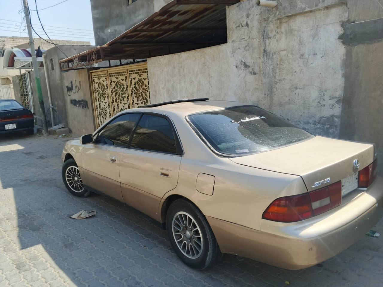 سلام عليكم 
🚗 لكزس ES300 موديل 2001 للبيع 🚗
المواصفات والبيع:
النوع :ياباني 
الموديل: 2001
العنوان البصرة 📍
مكينه وكير مكفولات 
السياره : يسرا بلاد 
غرفتها نضيفه.
سياره مصبوغه جماليا فقط بدون ضربه ...
حدادا 100/100..
كهربائيات شغاله
سياره :شاشه سماعات بلوتوث مفخمم📢.
توني شاد باور جديد ومشط جديد.
رقمها بصره خصوصي تحويل مباشر شرط. سنويه ساقطه.  .
البيع تبريد ثلج
السعر مطلوب 45💸 ورقه الرقم الهاتف ***********
