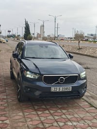 فولفو XC40 • سقف بانورامي • هارمان كاردون