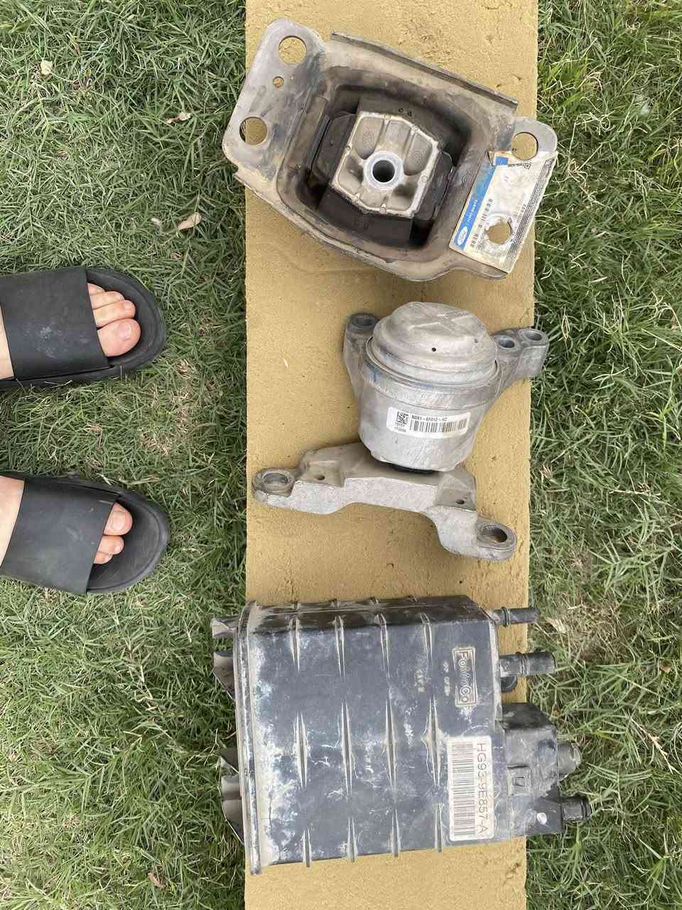 السلام عندي مبخرة فورد فيوجن  اذان مكينه اذان كير قيم واخذا كله قطع غيار مكاني الدوره ***********
