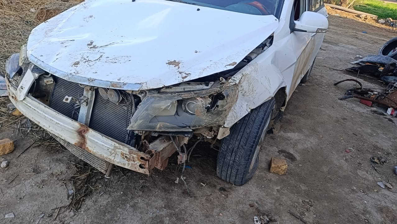 السلام عليكم للبيع امكراند 7 على حادثها موضح بالصورة  موديل 11 السيارة شغالة وتمشي سعر 25 رقم بغداد سنوية ل28 شراي يتصل ***********
