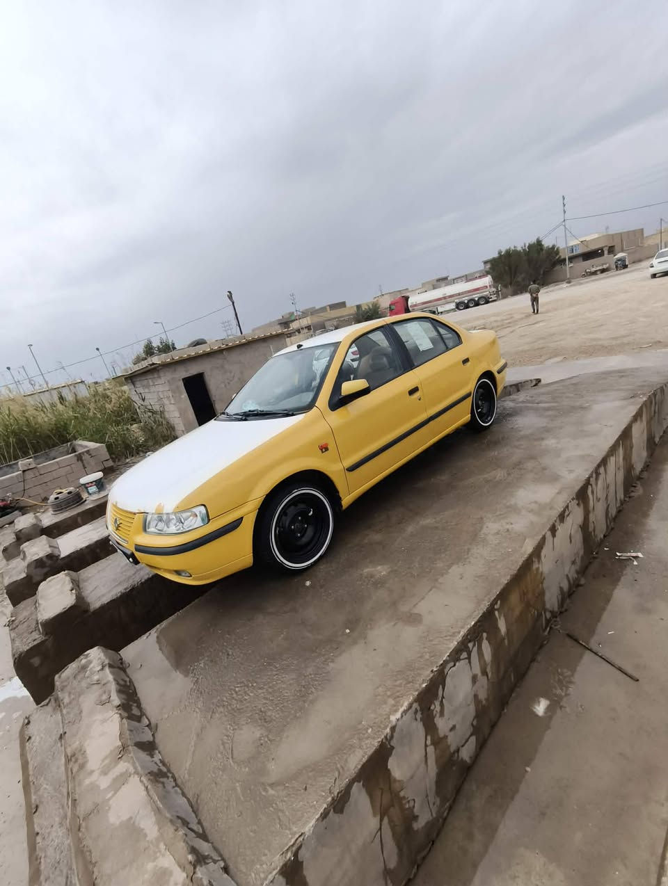 سمند 2012 رقم بغداد مكفوله كفاله عامه بيها بس الدوسات صبغ مصفره هيئه وغرامات جاهزه من كل النواحي تخم تاير حداديه جديده تبريد ثلج
مكان السياره واسط الكوت مركز مدينه 
السعر 43 وبيها مجال قليل
***********
