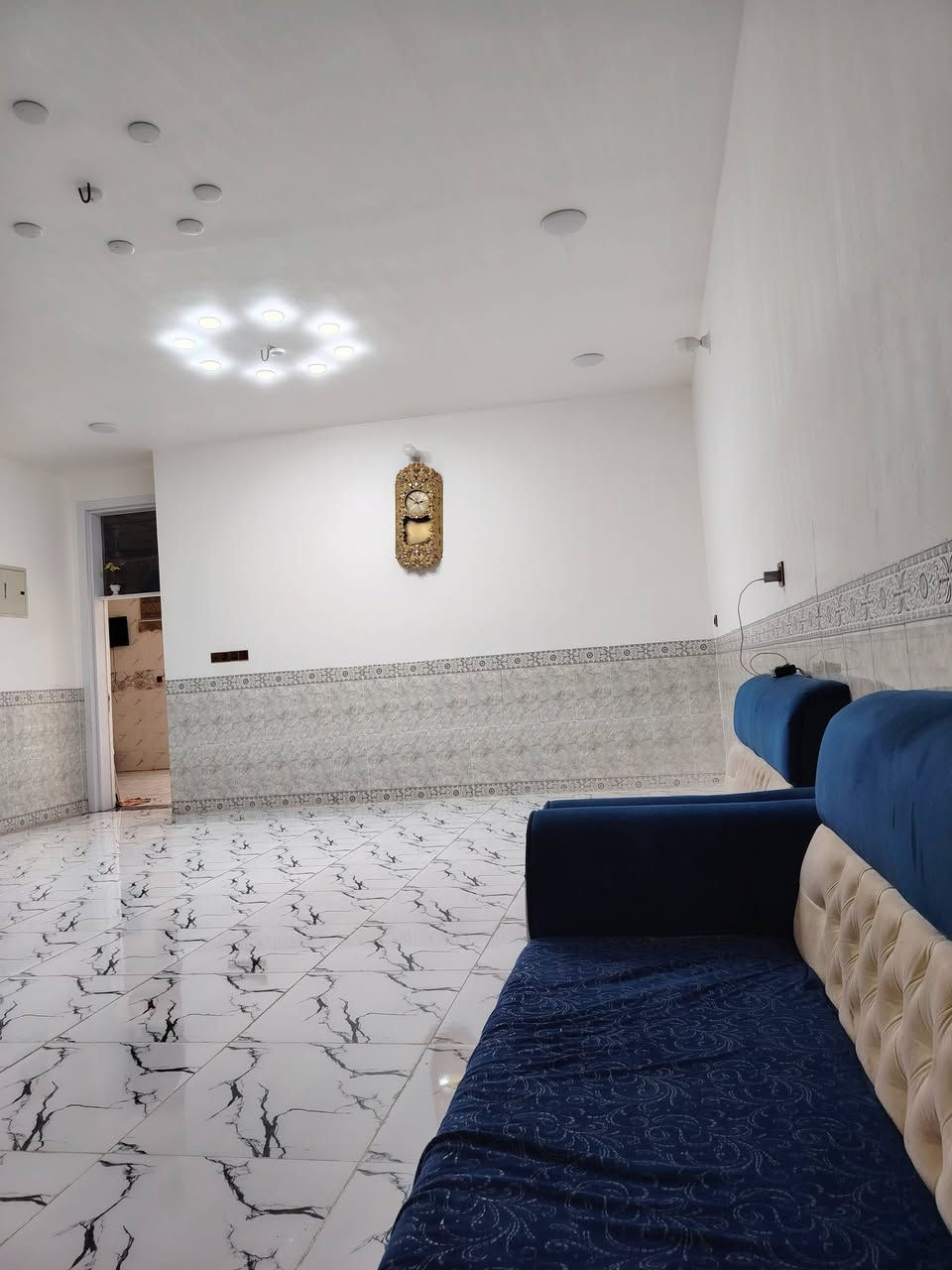 بيت للبيع درجه اولى نيل خلف محطه وقود النيل مسحه 200سند 25تفاصيل اكثر ***********
