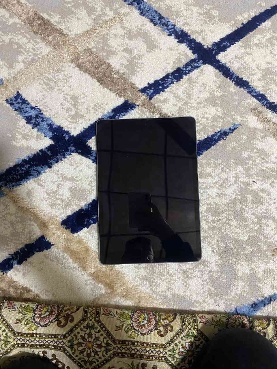 السلام  عليكم
للبيع 

ايباد آيفون 9 

مساحه 64 جهاز نضيف مال بيت 

بطاريه قطاره 

ببجي 60 فريم كلش سلس 

البصمه شغاله      يجي ويه كارتونو  

 بيه عواج مثل ما امبين بل صوره 

السعر 350 و بي مجال 

للاستفسار ***********
