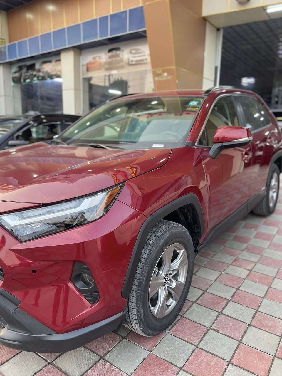 #راف فور 2025 

 هايبرد XLE لون خمري ( بدون ايرباك)

 
 فتحة سقف 
بصمه تشغيل 
بصمه ابواب 
كراسي كهرباء 
تدفئة كراسي 
اضوية اماميه زنون 
لد امامي زنون 
رادار امامي 
اوتو ستوب 
اوتو هاند بريك 
كاميرا خلفيه مع تحديد مسرب 
صندوق خلفي كهرباء 
تحكم ستيرن جهتين 
ستيرن تدفئة 
النقطة العمياء بالمرايا الجانبية
دفع رباعي 
بلوتوث اوامر صوتيه 
عداد السيارة 9 الاف

صبغ بنيد فقط 

السعرر  خاص علق يوصلك

رقم الشاصي مرفق مع الصور 

رقم بغداد بأسمي تحويل ثاني يوم 

للاستفسار الاتصال 

‭+964 7856688833

واتساب_***********
