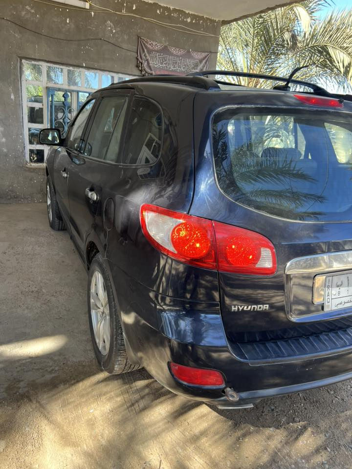 السلام عليكم سنتافي للبيع 2009مصبوغه صبغ صبغ عام اثرجرادمكينه6ستندرمواصفات حلوه كير حداديه مكينه مكفوله تخم تاير جديد السياره جديده مال جناي السياره 7راكب السعر 100وبيه مجال بصيط فتحه تحكم ستيرن ***********
