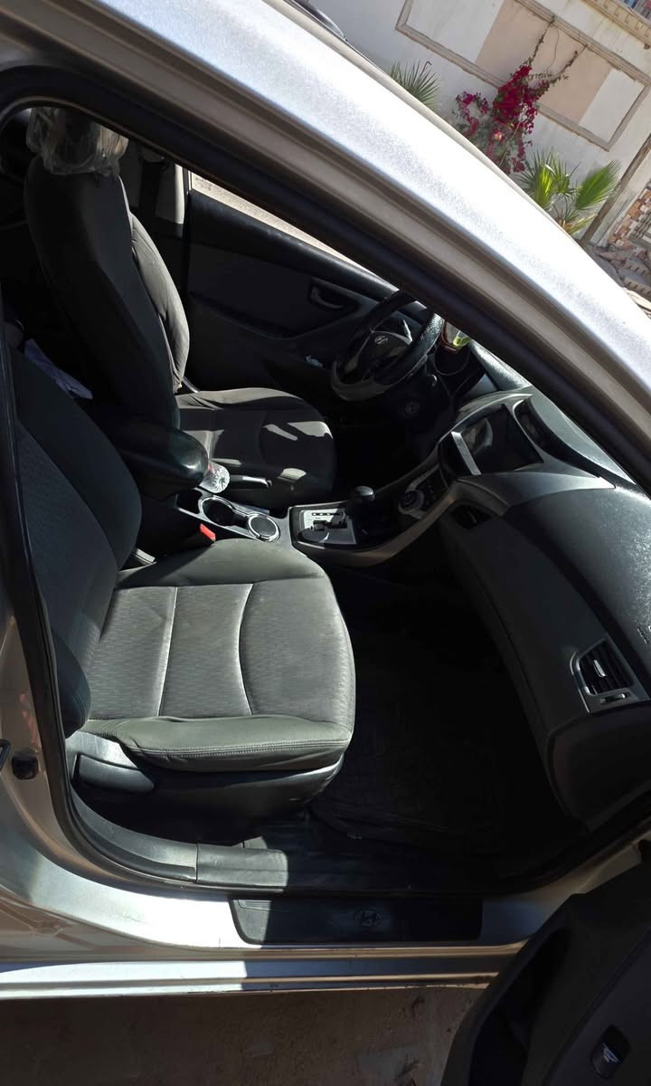 النترا #خليجي للبيع موديل 2012 فول 1/1 عدا البصمة 
#كفالة_عامة لاصبغ ولاتبديل سنويتها لل27
اشاير بالمري
فتحة قمارة
شاشة اندرويد
كاميرا خلفية
تخم تاير جديد
محرك 1600 
فيتبم جديد باتري جديد گير محرك شرط واحد على واحد ترايك وين ماتريد
سيارة تاخذها ربع ماتصرف عليها

السعر :107 وبيها مجال قليل كلش حگ الجية

للتواصل على الرقم:  *********** (خاص ماجاوب) Singapore
