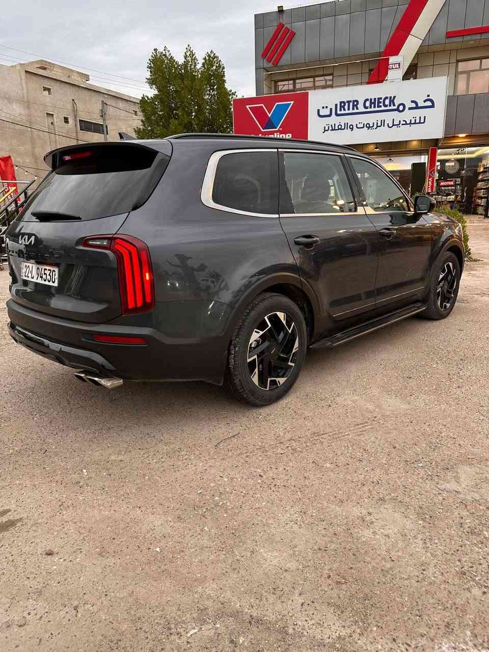 السلام عليكم عندي تلورايد موديل 22 فول الفول SX برستيج اعلى فئه بالتلورايد تدفئه وتبريد كشنات حتى الخلفيات تبريد وتدفئه
 سايد بريك بصمه 
فتحه عدد 2
حساسات اماميه وخلفيه
رادارات 360 درجه 
كامرات محيطيه 
كشنات جلد منفصل 
انظمة قياده 6 ماوس 
دفع رباعي
شاحن وايرلس 
جميع الكشنات كهرباء كشن السايق ميمري 
بردات خلفيه مري شفط والجنطه شفط 
الحادث جاملغ امامي جهة السايق وحافة البنيد رقم الهاتف *********** السعر على الخاص للتفاوض مكاني بغداد حي الجهاد بيع او مراوس
