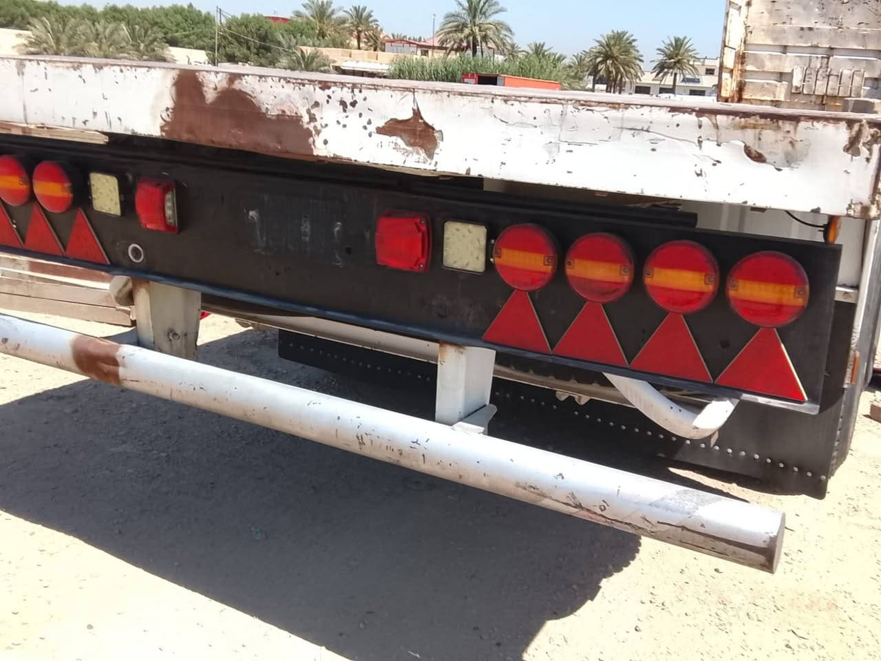 السلام عليكم
عربانه حداديه للبيع
3 دناكير مزوج مكفوله كفاله عامه 
تخم تاير
رقم الهاتف
***********
