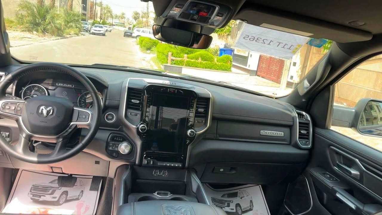 السلام عليكم رام لارامي وارد امريكي موديل ٢٠٢٣ رقم بغداد مميز محرك v8 ايتورك يعني اقتصادي بالبانزين ماشيه ٢٦ الف ميل  حادث الباب الخلفي جهه الصدر  وشويا بالجاملغ ومصلح نفسه ( البجم كبس بلادي ) 
الهزه مالتها جديده يعني مساقطه شاشه تيسلا فول مواصفات فور ويل اربع وضعيات قياده بيها واناره فوك القماره بلادي بس بدون بنورما كش حار بارد بانزين بريك كهرباء ستيرن حراره مكاني بغداد حي الجامعة للاستفسار  ***********
