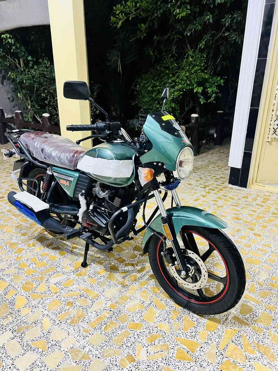 سلام عليكم دراجة دايون موديل 2024 مكينه 200 دراجه اخت الزيرو اوراق اسكنر المكان ديالى سيطرة الغالبيه السعر 1400 وبيها مجال ***********
