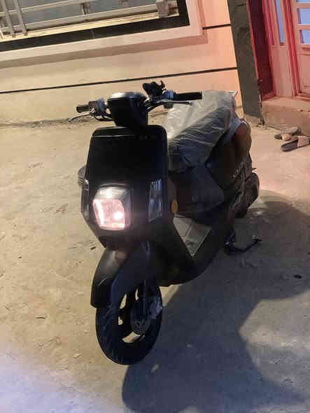 السلام عليكم دراجة بوليس مصطرة ألفين 13 كفالة عامة برغي ما مفتوح بيهة الدراجة 
صارلهة نازلة من الرمبة كلت اشهر الدرجة كلشي شغال بيهة
شاشة شغالة بلاديةً السعر 900 وبيهة مجال الاستفسار *********** الآصال بي وتساب اللعلم البيع بدون أغراض
