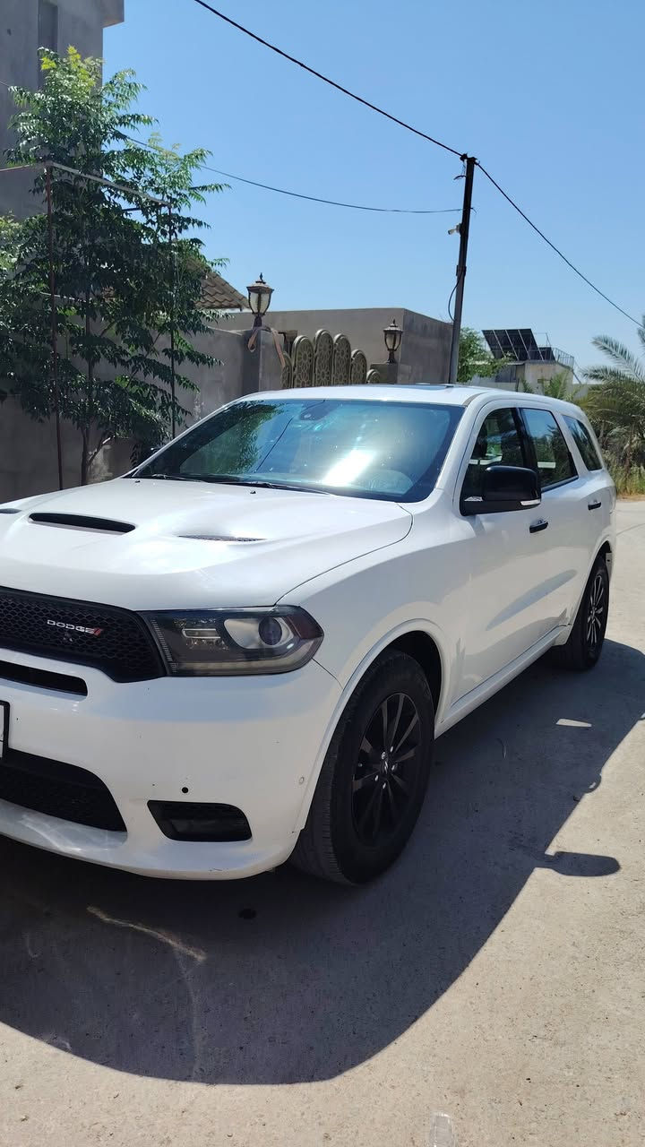 دوج دورنكو ٢٠١٩ RT BLACK TOP VIP
اقرأ التفاصيل كاملة... 
رقم بغداد فول مواصفات : 
محرك هيمي 5700 
بچم SRT  بنيد فتحات
٦ راكب 
تو ويل دفع خلفي المرغوب 
فتحة سقف
كشنات جلد vip سياحي {الكشنات الخلفية بيهن فرس وسطي} 
تشغيل عن بعد
باب الصندوق يفتح و يغلق عن بعد
كير طيارة
شفتات كير عادي بالستيرن
تدفئة وتبريد كشنات امامية خلفية مع تدفئة ستيرن
تبريد ٣ قطع
نظام سماعات هارمن كاردن متعدد
الكشنات الامامية اثنينهن كهربائيات 
و الاستيرن كهربائي
رادارات جانبية–خلفية ونقط عمياء
مرايا قلاب
حساس خلفي مع توقف ذاتي emergency
حادثها خفيف وصور الحادث بالتعليقات و بالعراق انرصعت باب السايق رصعة بسيطة وبدلتها تفصيخ بلادي نفس اللون بدون صبغ
مكان السيارة ديالى بعقوبة
السعر  ٢٣٨
وانتبه لمواصفاتها وتفاصيلها ولا تقارنها بالمهجومات او اللي بدون مواصفات 🤝🏻 
الرقم *********** و متوفر واتساب
يرهم مراوس ببيكم هايلوكس أو رام لون ابيض
