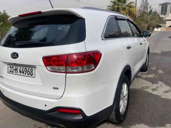 سلام عليكم سورنتو موديل 2016 بغداد  محرك 4 خمسه راكب ضربتها خفيفه جدا فقط بنيك يعني شرط لادواخل ولا ارباكات اريد مراوس بسورنتو 2022 فما فوق الاتصال ***********
