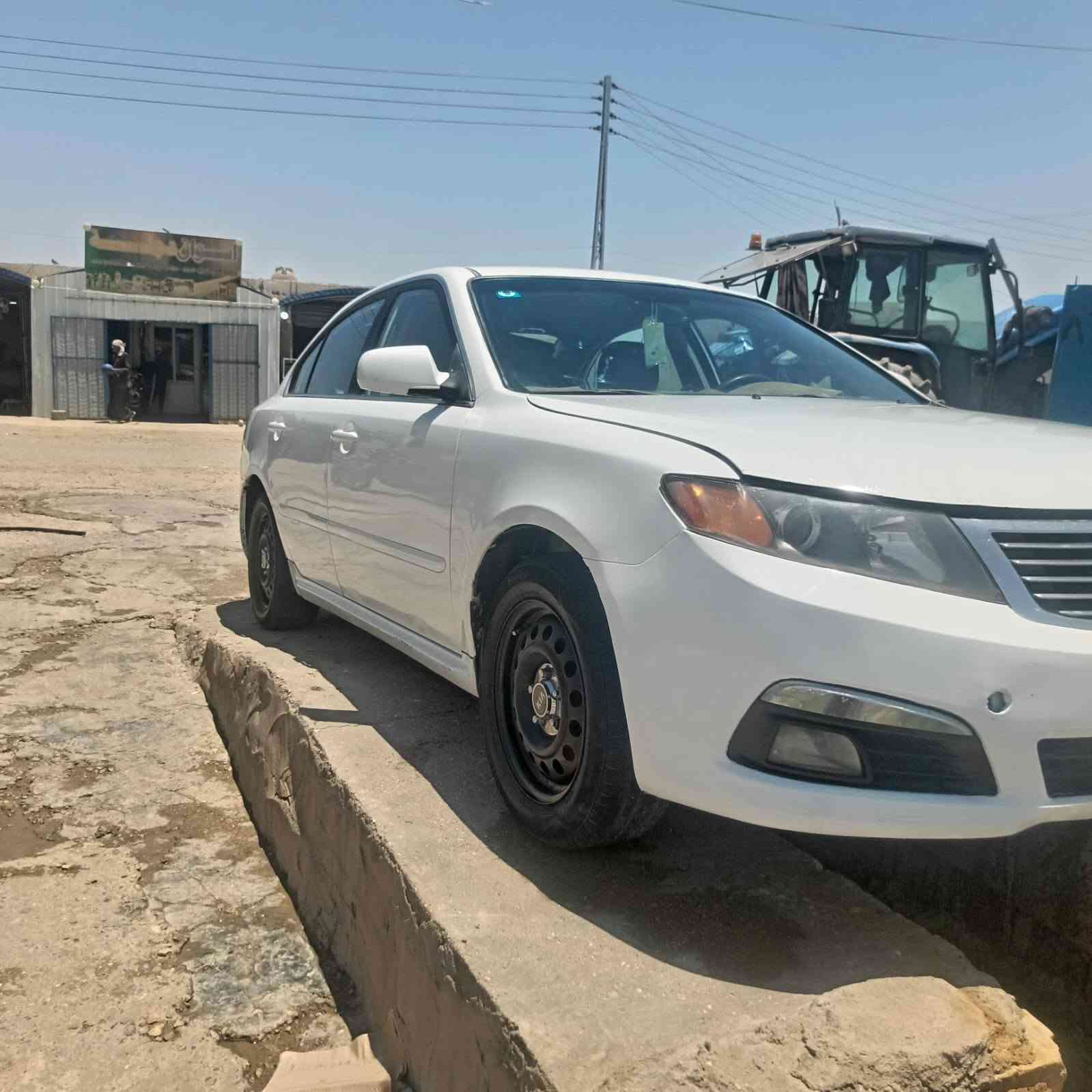 سلام عليكم سياره كيا لبيع جاهزة من كلشي حداده تبريد مكينه كير خير مديل 9 من الله العنوان ذي قار الشطرة السعر 95 رقم ***********
